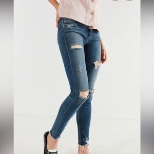 Agolde Women's Y2K Style Distressed Light Blue Hi-Rise Skinny Jeans size 27